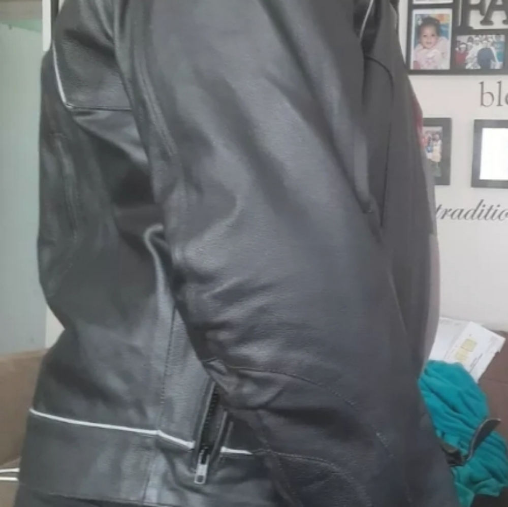 Moto leather jacket - Picture 4 of 4